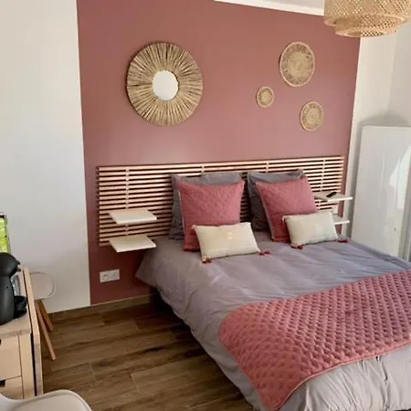 Les De Lily 1 Bed & Breakfast